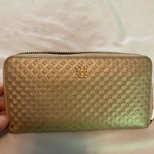 Pink Tory Burch wallet